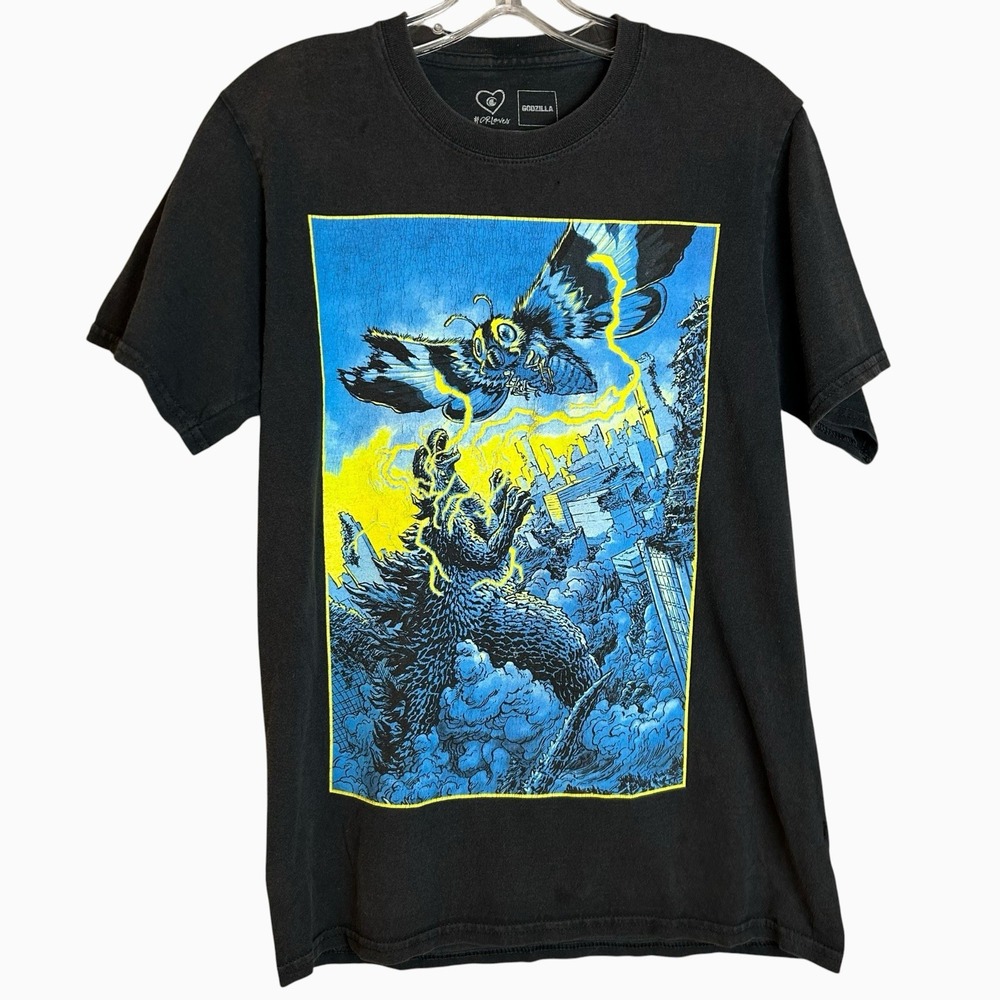 Godzilla X Crunchyroll Mothra Exclusive Art Shirt T-Shirt Size Small